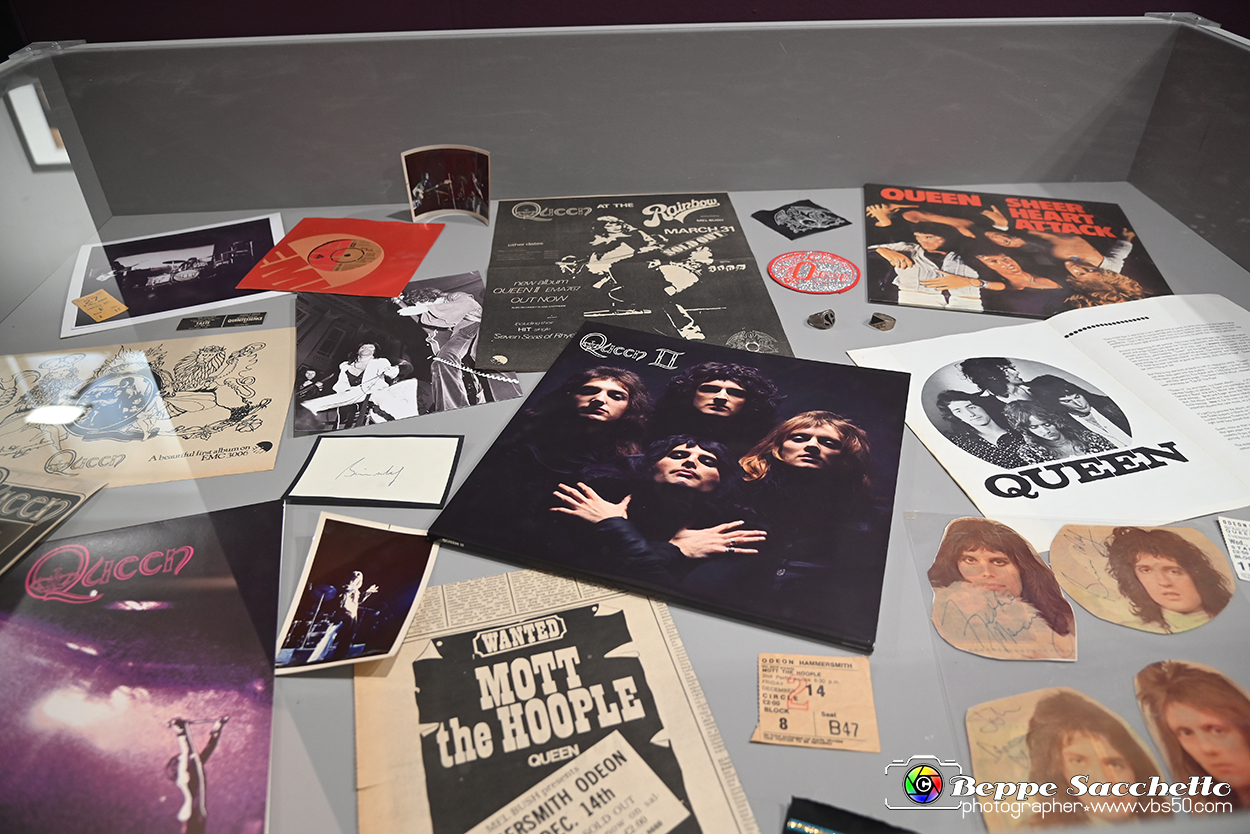 VBS_1707 - Mostra Peter Hince - Queen Experience.jpg